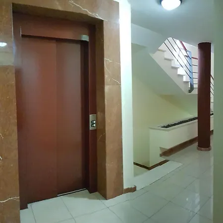 Ocean View Close To Beach With Pool & Wifi Apartment