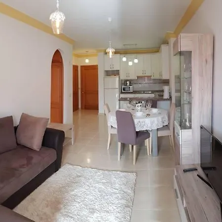 Ocean View Close To With Pool & Wifi Apartmán